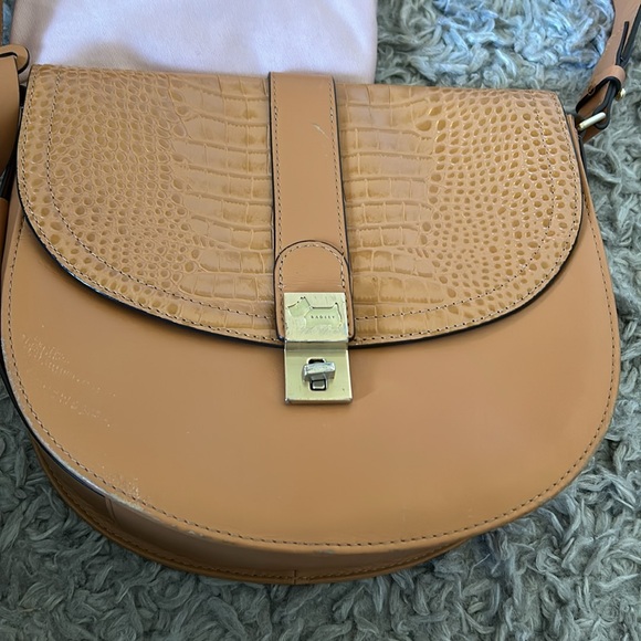 Radley London British Tan crossbody bag with gold hardware - Picture 2 of 10